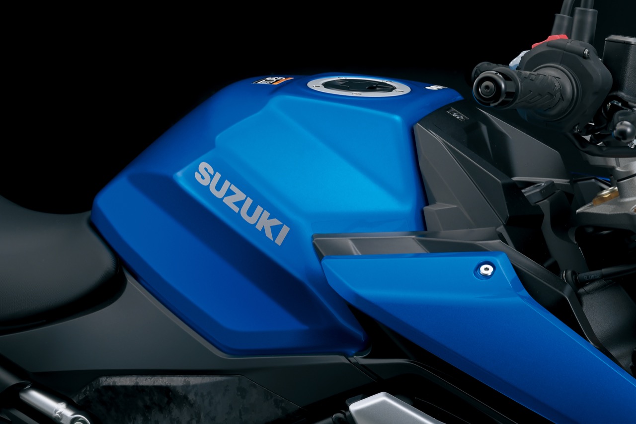 Suzuki GSX-S1000 - nuove foto 2021 
