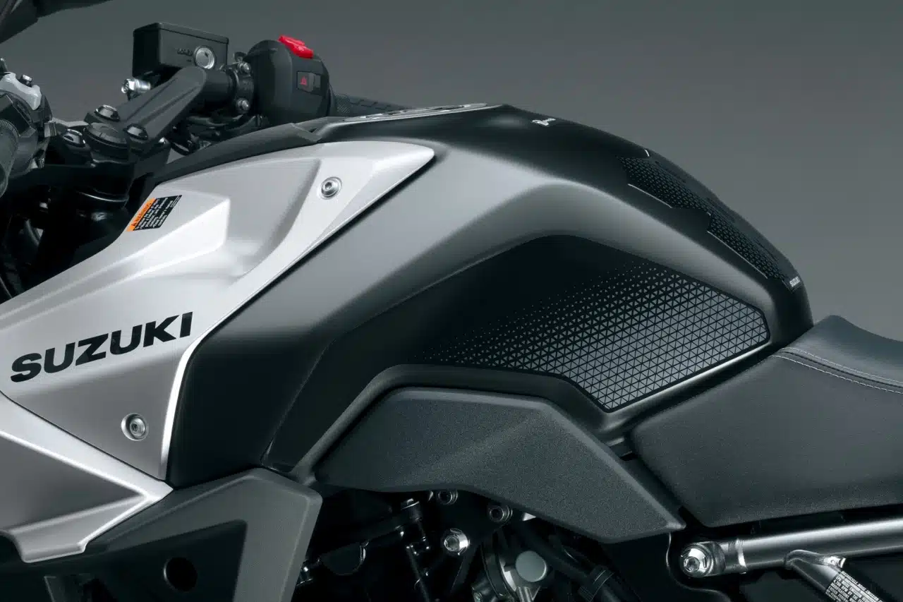 Suzuki GSX-S1000GX e GSX-8R - Foto ufficiali