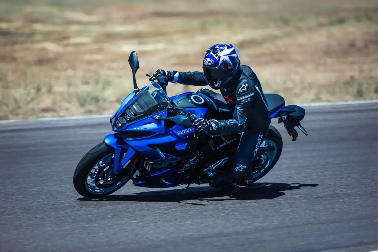 Suzuki GSX-S1000GX e GSX-8R - Foto ufficiali