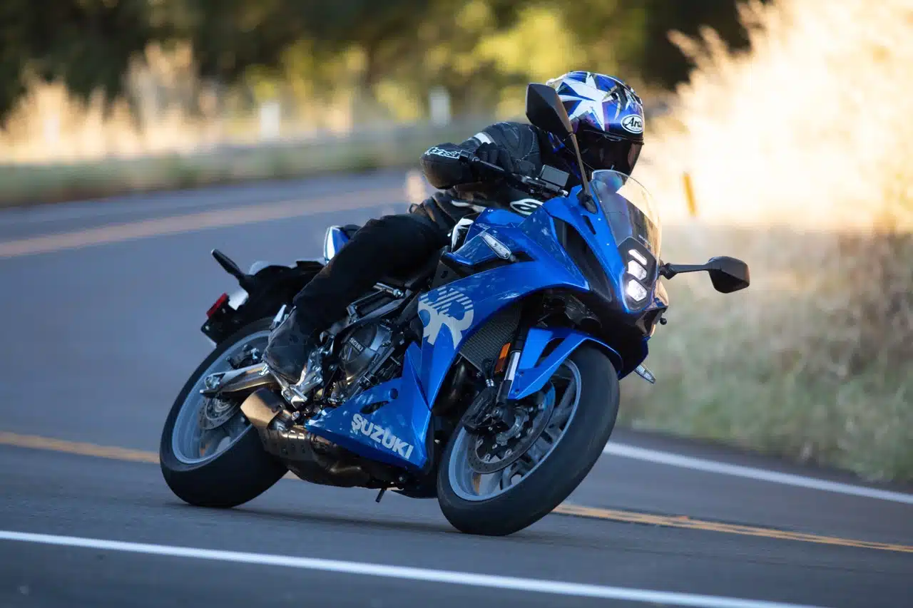 Suzuki GSX-S1000GX e GSX-8R - Foto ufficiali