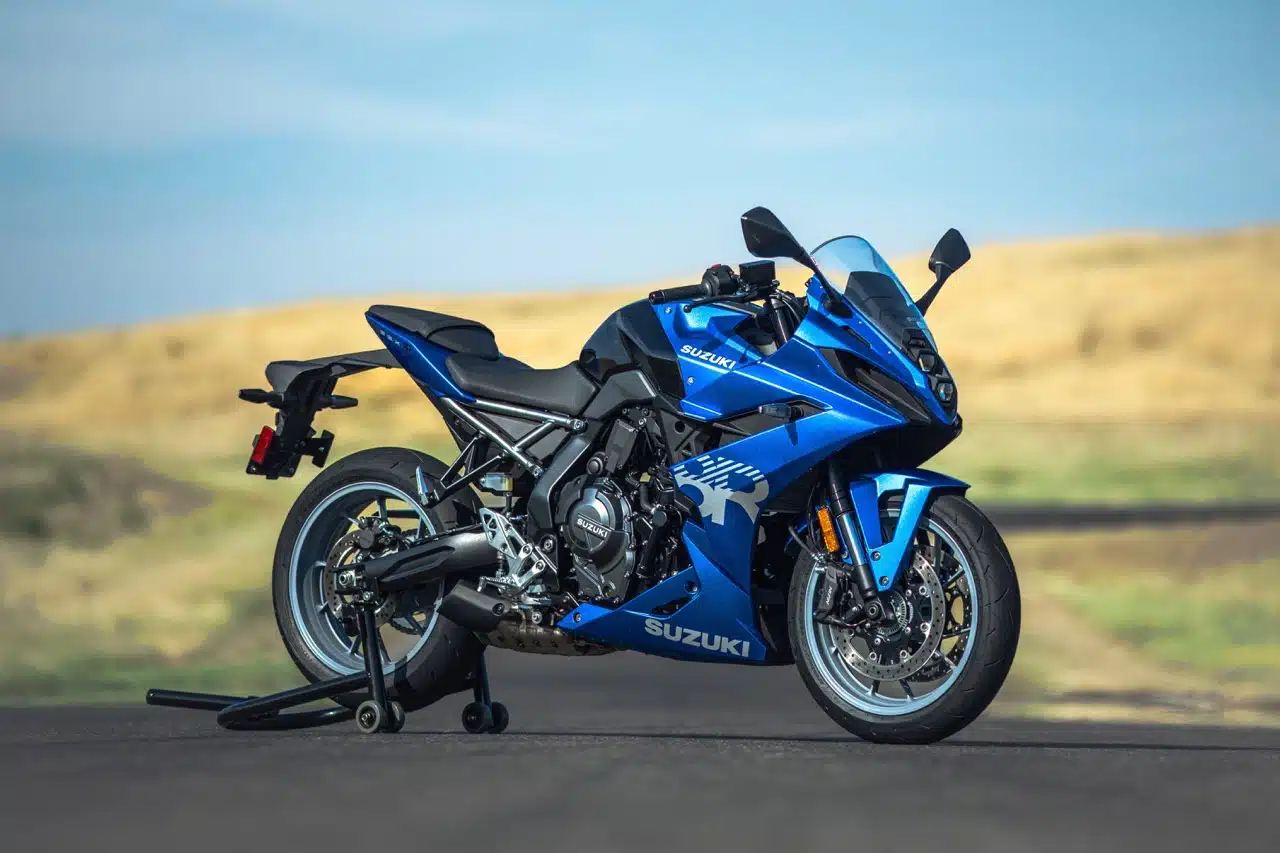 Suzuki GSX-S1000GX e GSX-8R - Foto ufficiali