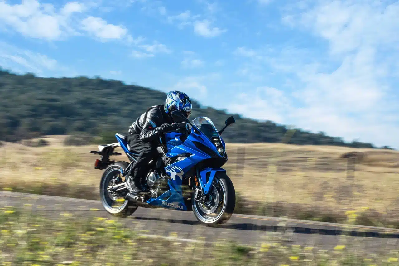 Suzuki GSX-S1000GX e GSX-8R - Foto ufficiali