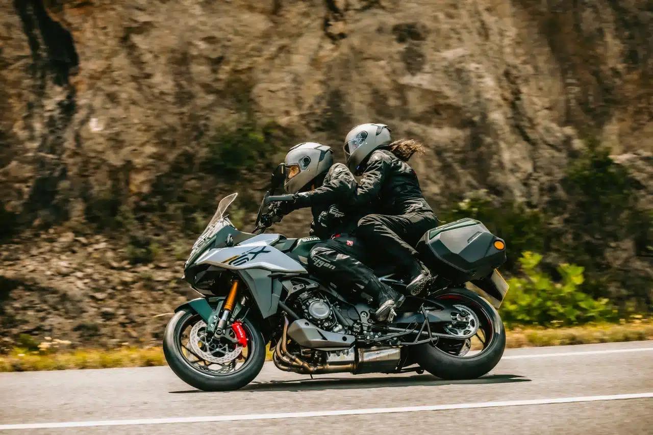 Suzuki GSX-S1000GX e GSX-8R - Foto ufficiali