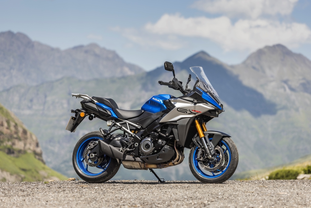 Suzuki GSX-S1000GX e GSX-8R - Premiere Show