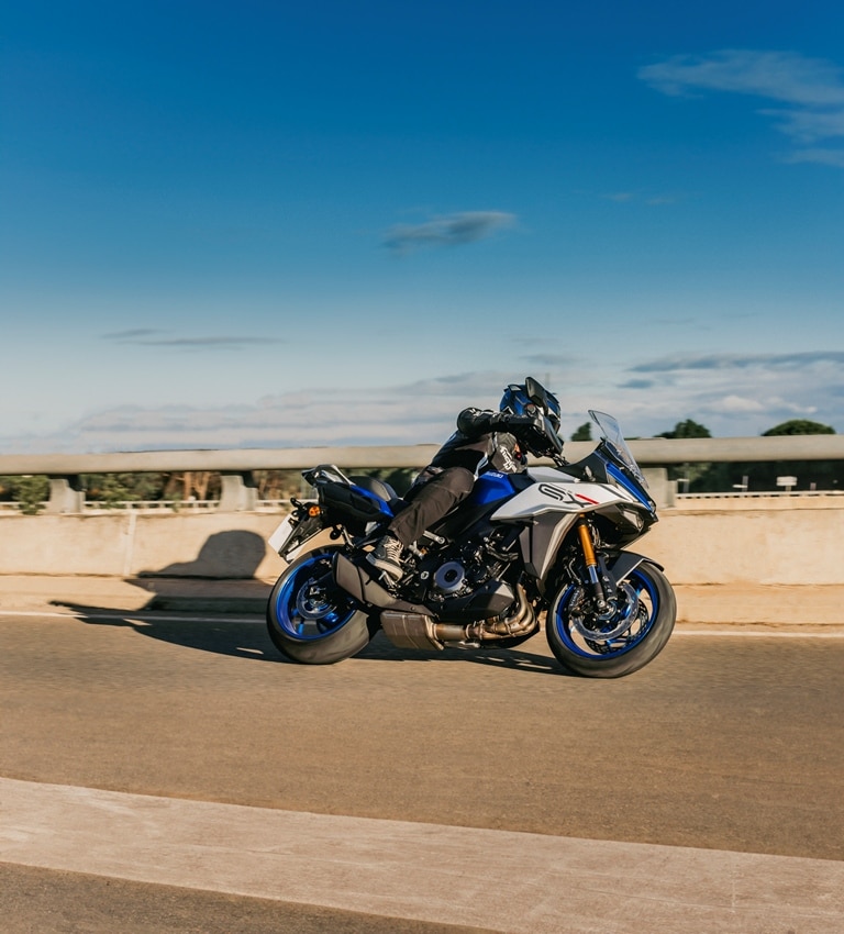 Suzuki GSX-S1000GX e GSX-8R - Premiere Show