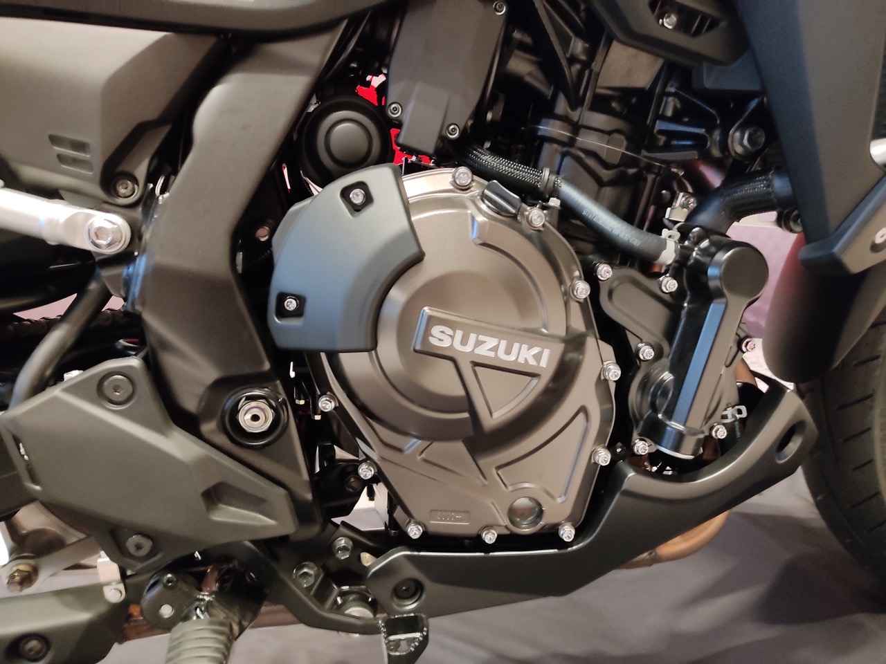 Suzuki V-Strom 800 SE - Foto live Milano