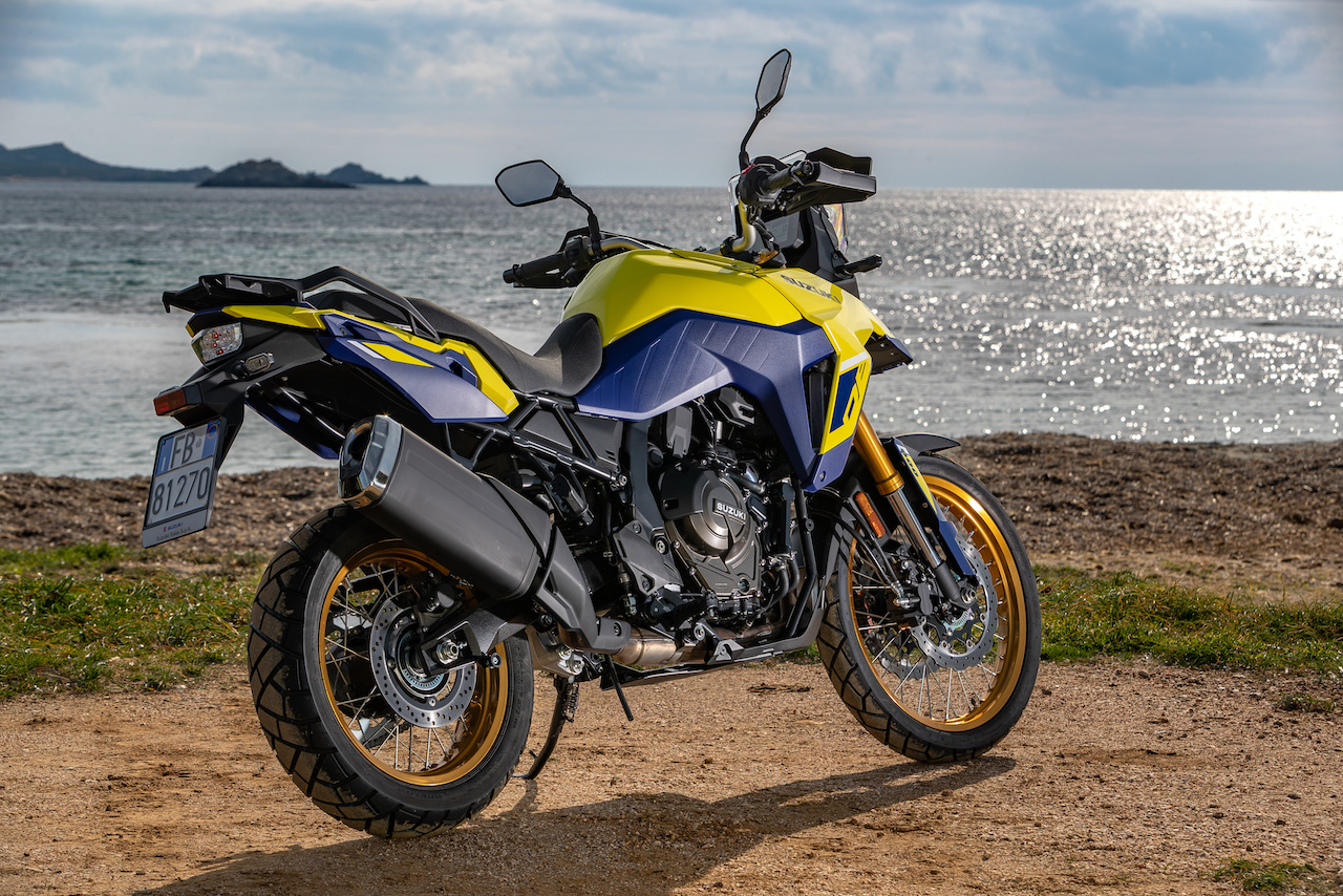 Suzuki V-Strom 800DE - nuove foto 2023  