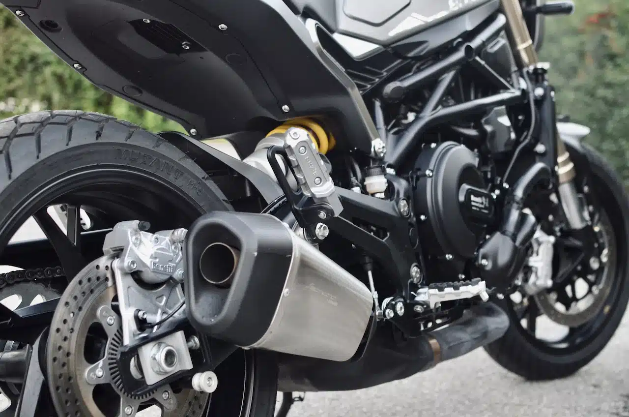 Test ride Benelli Leoncino 800