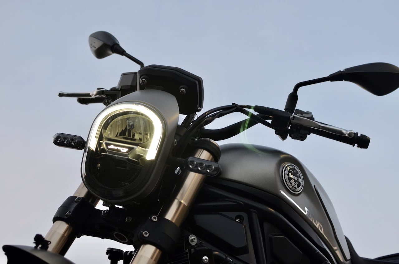 Test ride Benelli Leoncino 800