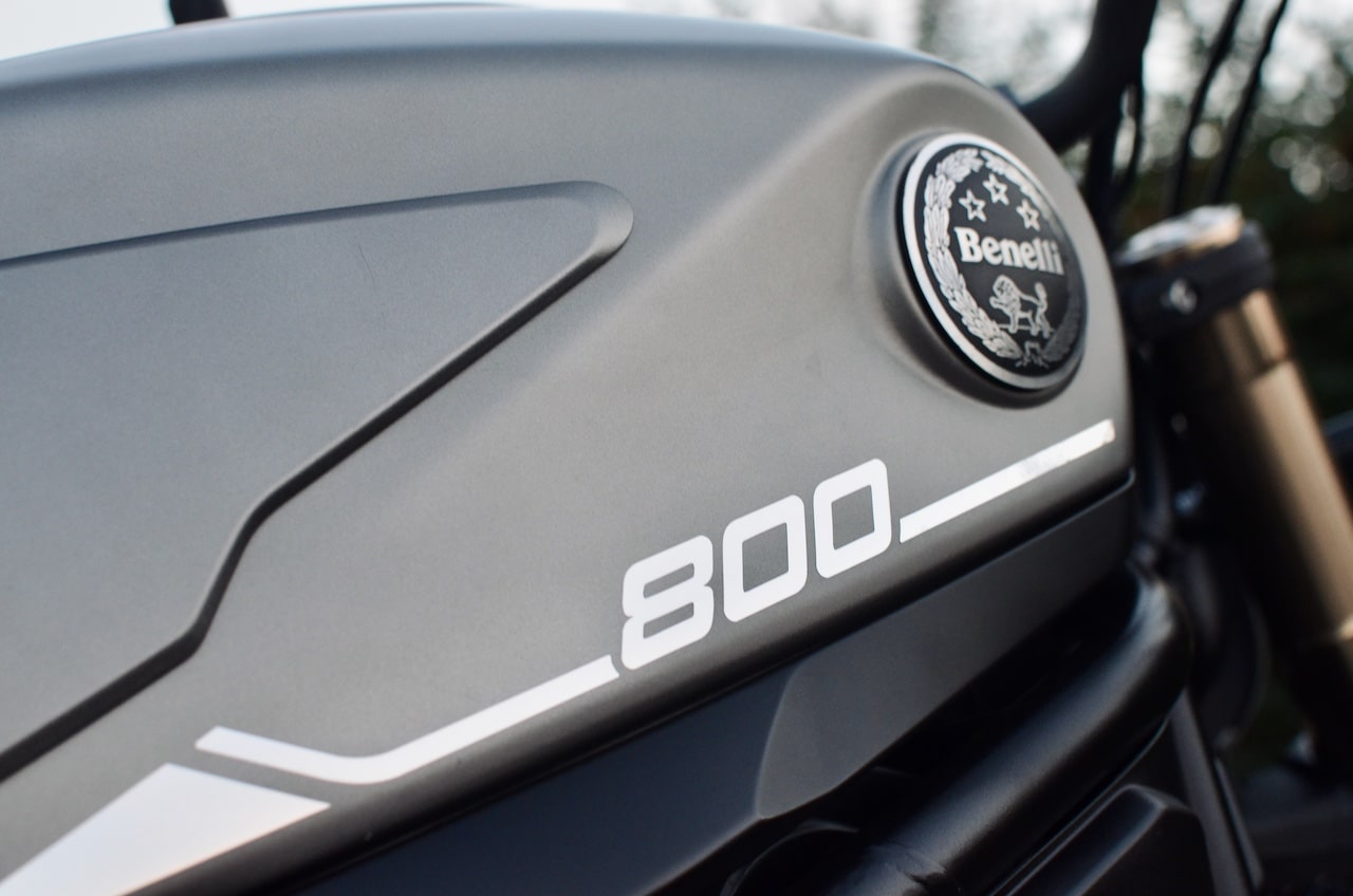 Test ride Benelli Leoncino 800