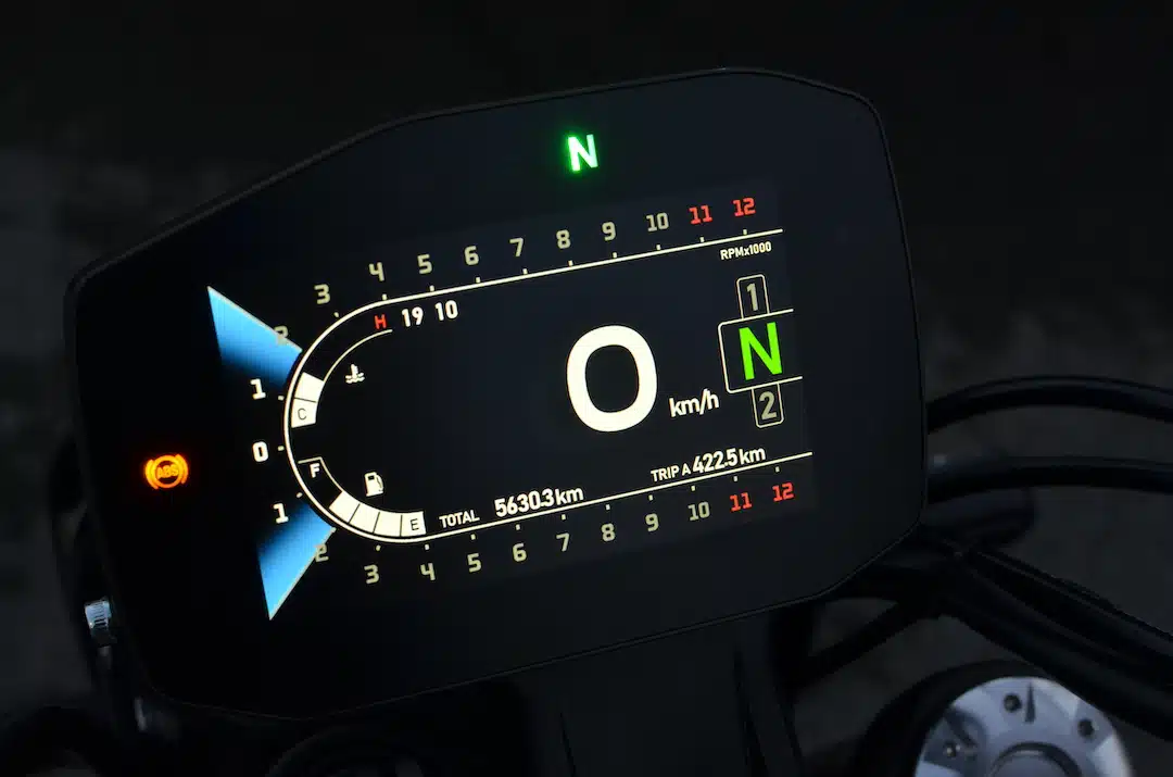 Test ride Benelli Leoncino 800