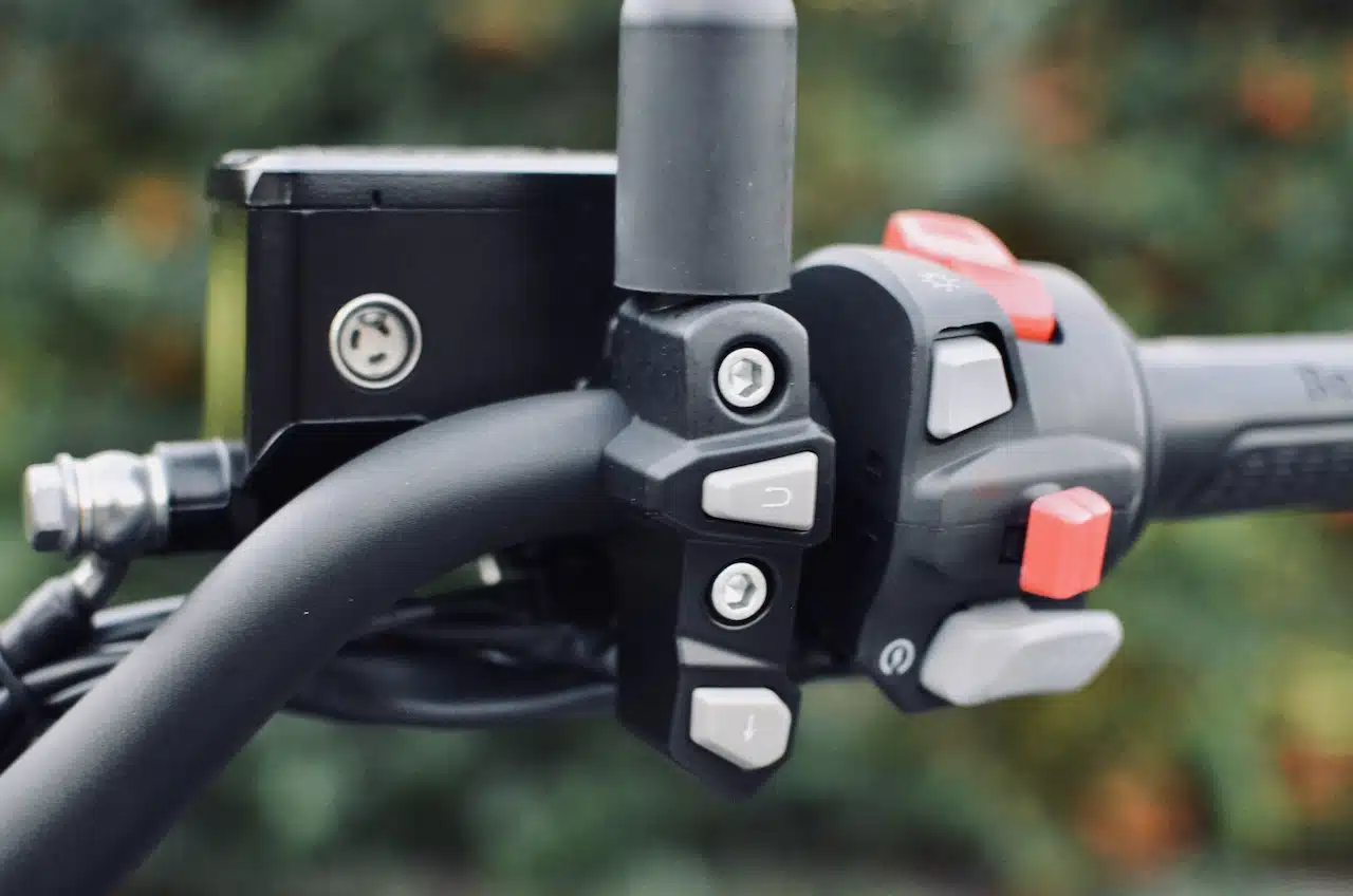 Test ride Benelli Leoncino 800