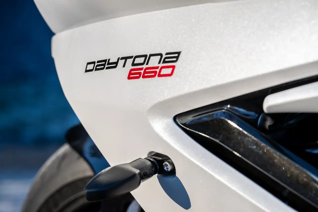 TEST - TRIUMPH DAYTONA 660