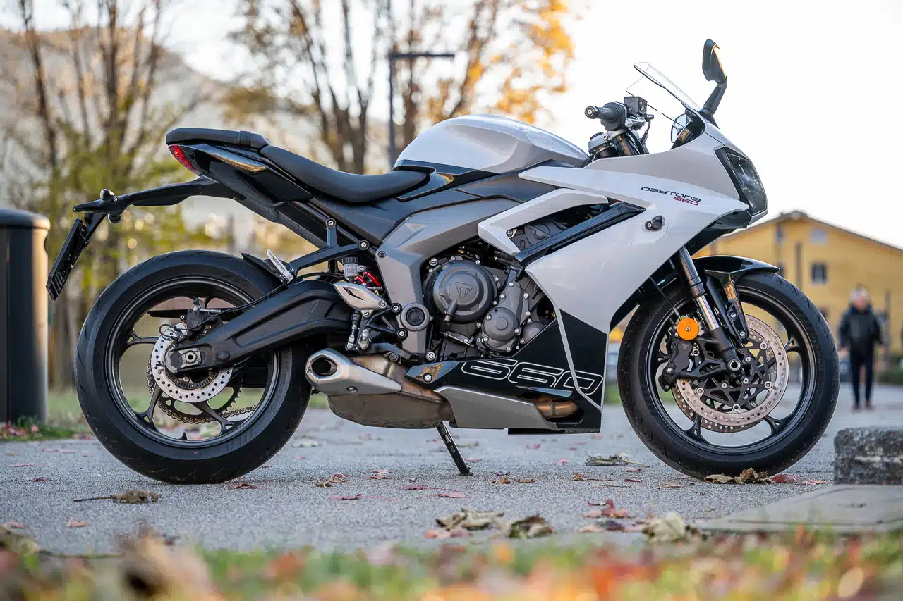 TEST - TRIUMPH DAYTONA 660