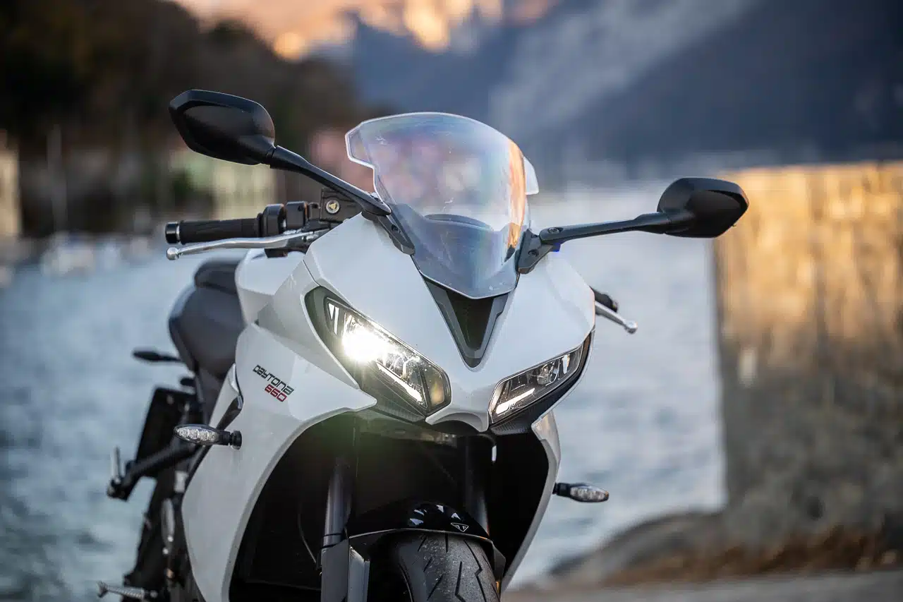 TEST - TRIUMPH DAYTONA 660