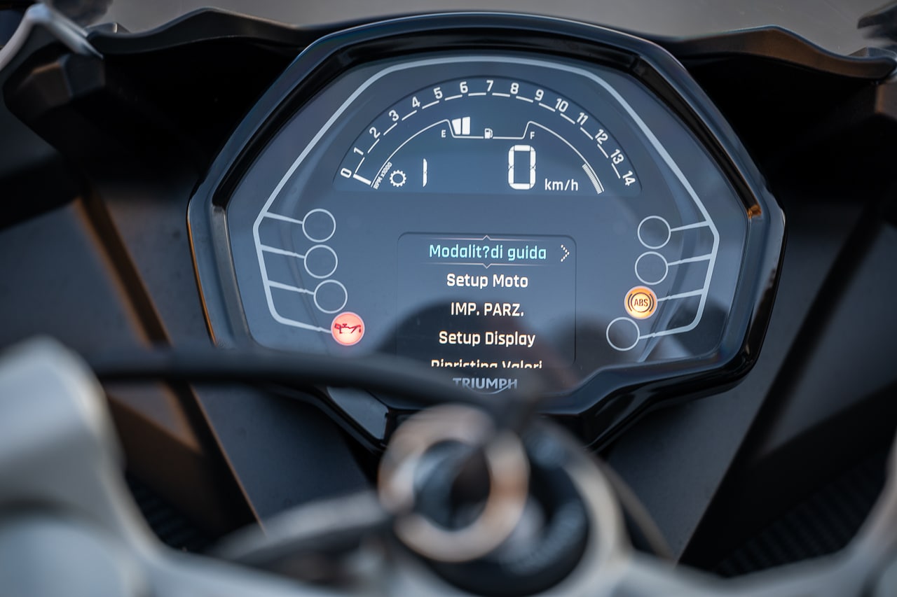 TEST - TRIUMPH DAYTONA 660