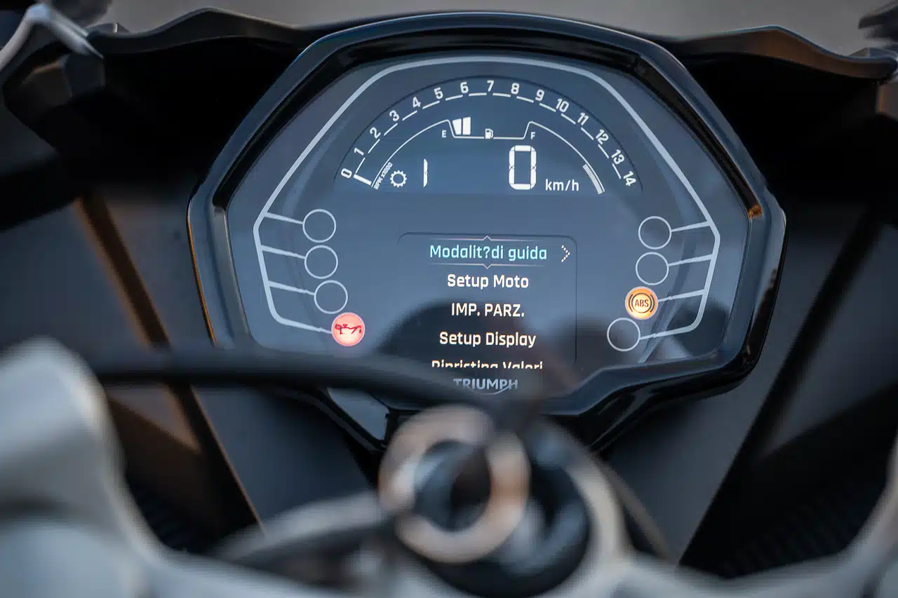 TEST - TRIUMPH DAYTONA 660