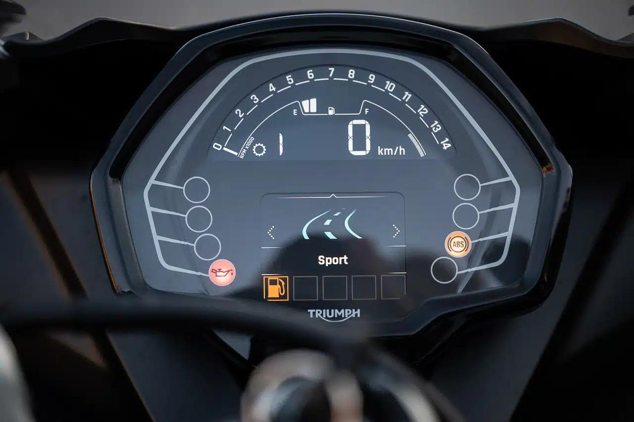 TEST - TRIUMPH DAYTONA 660