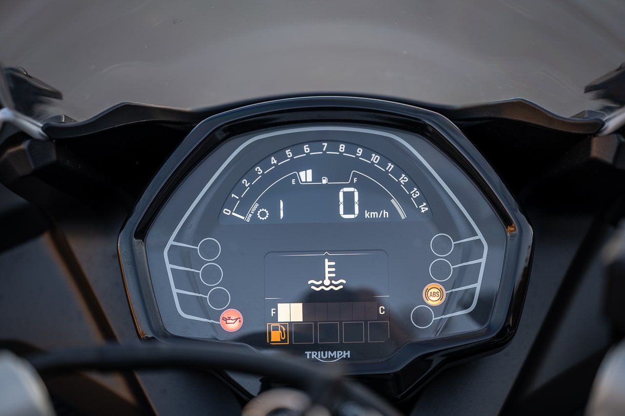 TEST - TRIUMPH DAYTONA 660