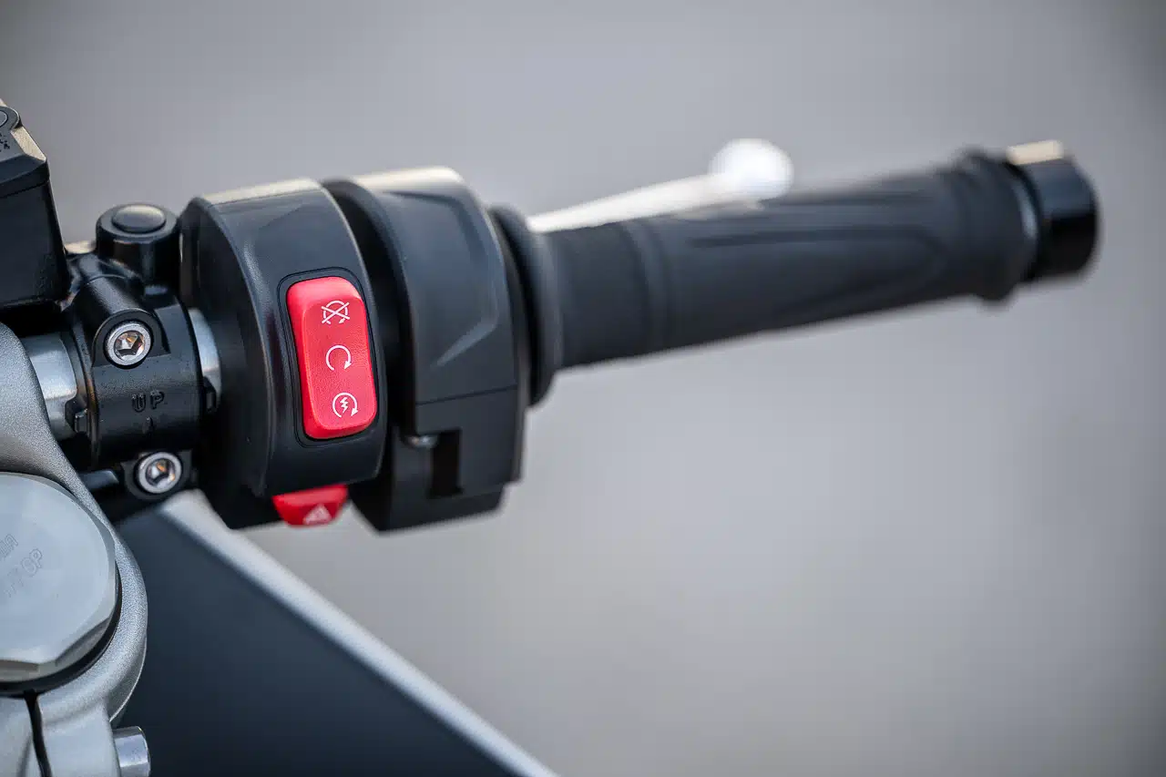 TEST - TRIUMPH DAYTONA 660