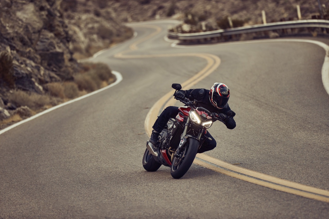 Triumph -  gamma Street Triple 2023  