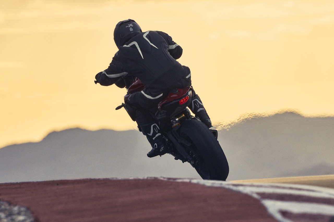 Triumph -  gamma Street Triple 2023  