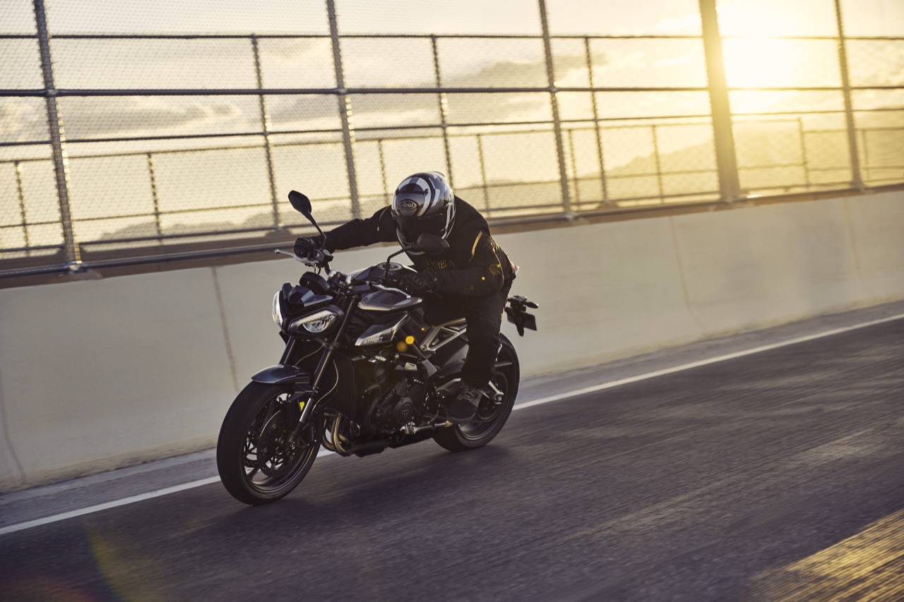 Triumph -  gamma Street Triple 2023  