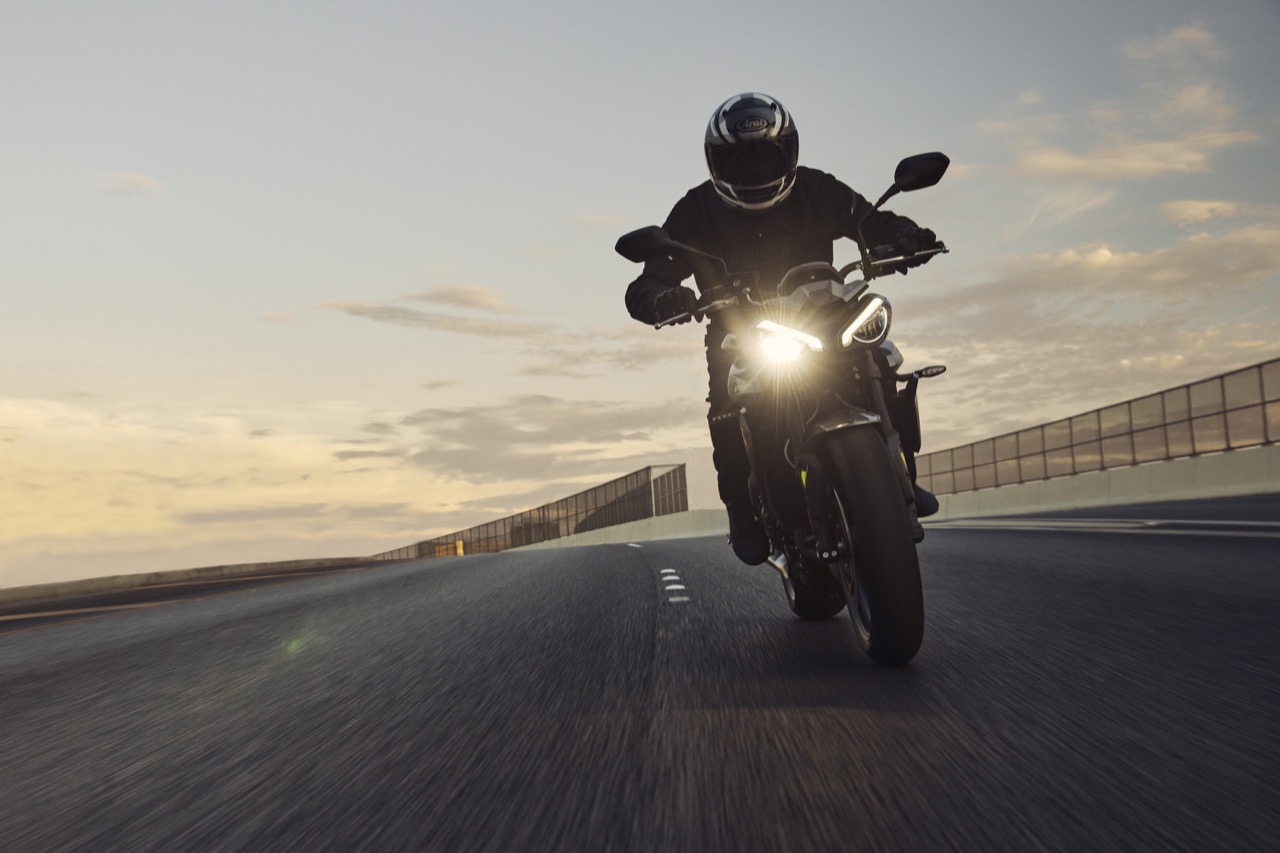 Triumph -  gamma Street Triple 2023  