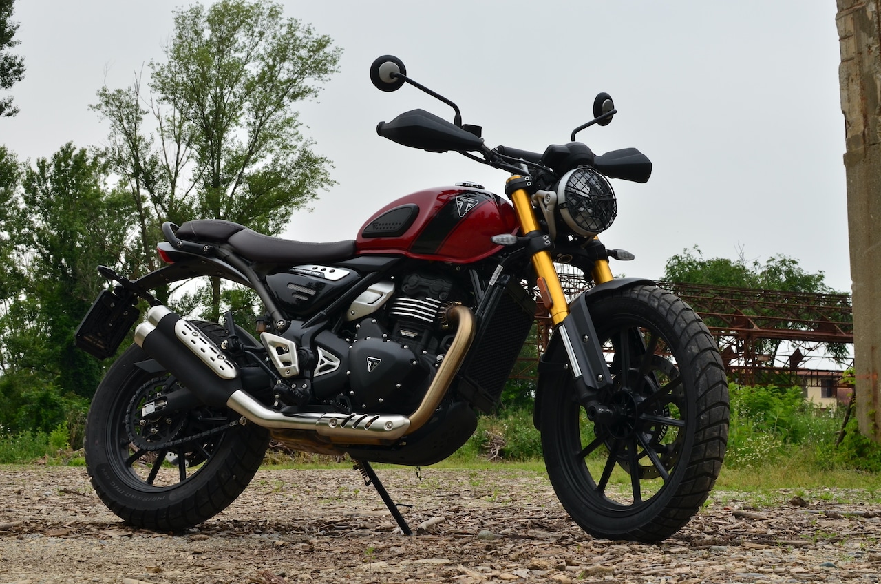 Triumph Scrambler 400 X prova