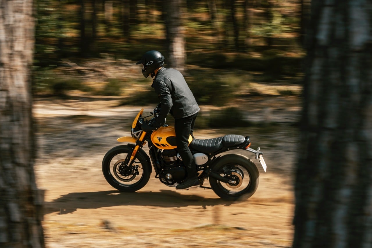 Triumph Scrambler 400 XC 2025 - Foto ufficiali