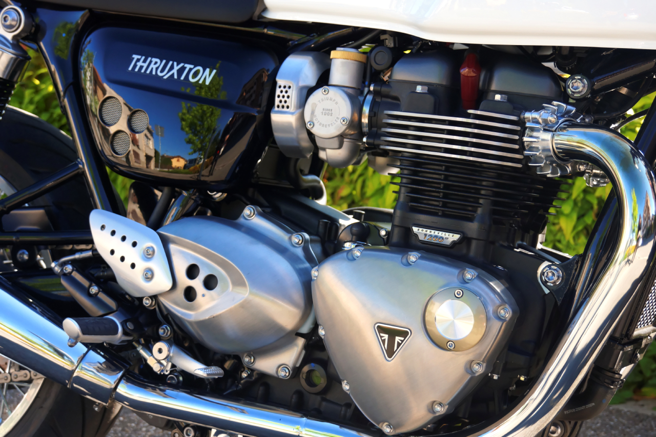 Triumph Thruxton - Prova su strada 2017
