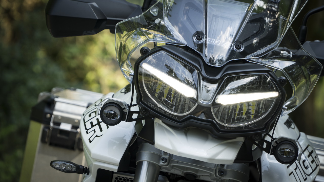 Triumph Tiger 800 XRT - BMW F850GS Doppia prova su strada 2018