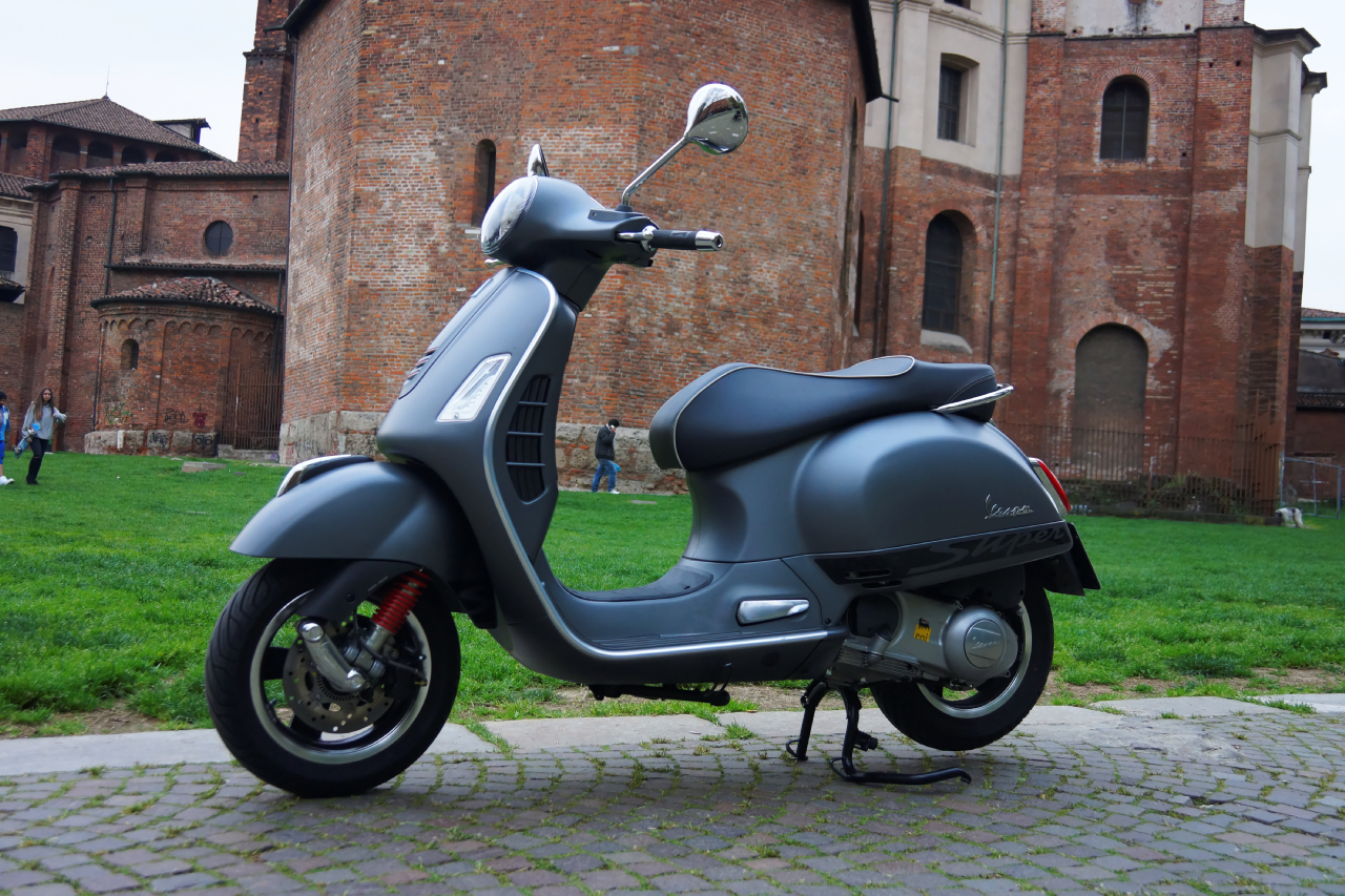 Vespa 300 Super Sport - Prova su strada 2016