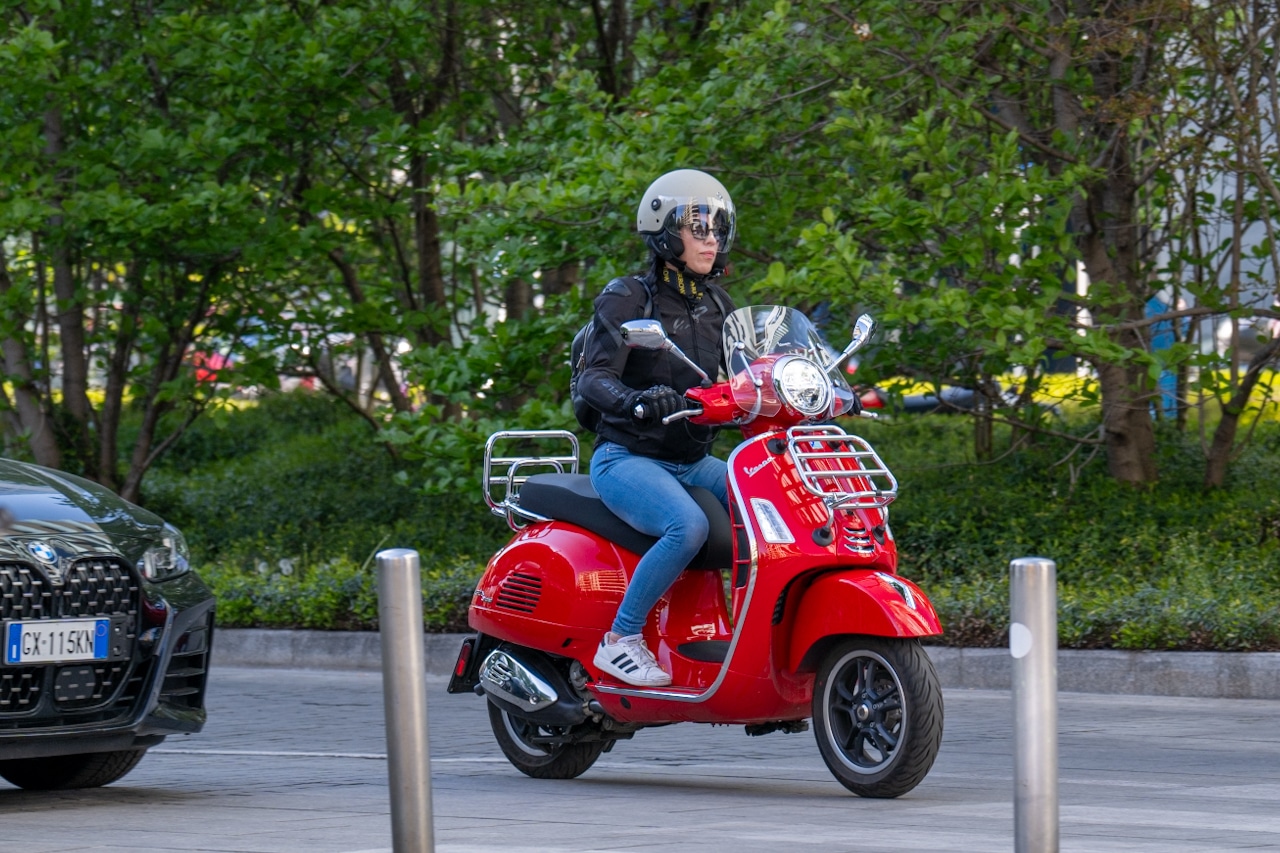 Vespa 310 GTS Super
