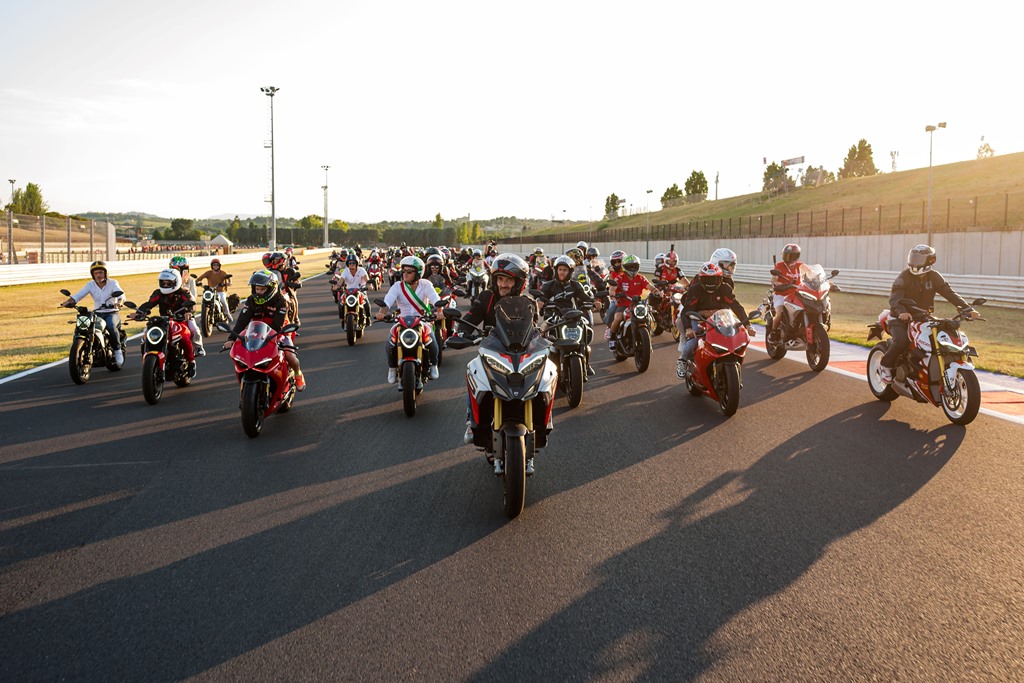 World Ducati Week 2024 - Parata