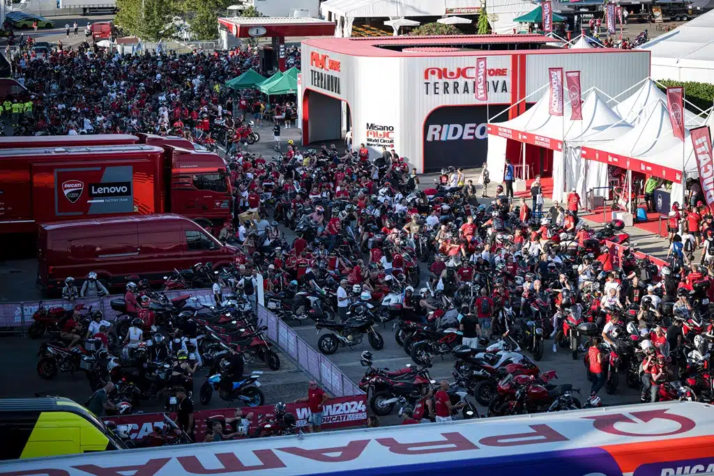 World Ducati Week 2024 - Parata