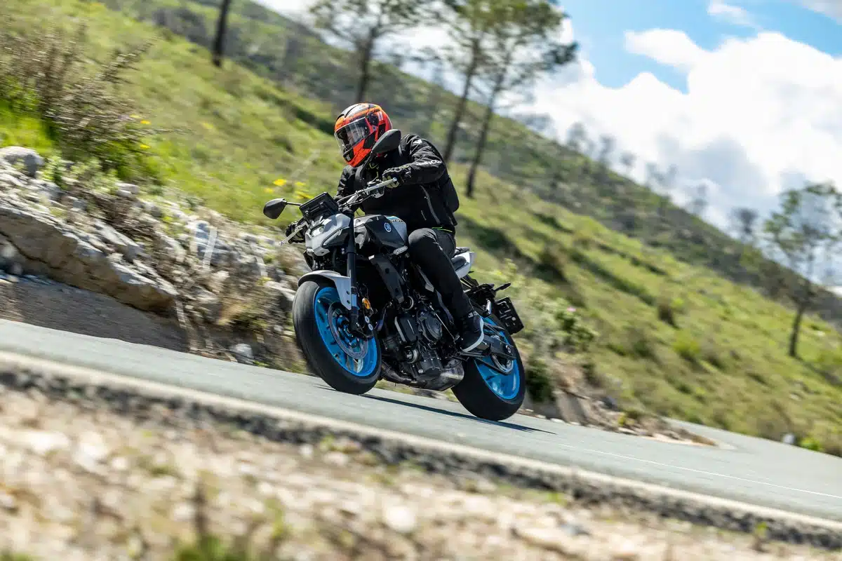 Yamaha MT-07 2025 - prova