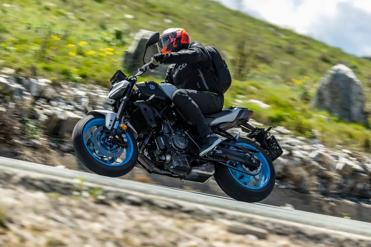 Yamaha MT-07 2025 - prova