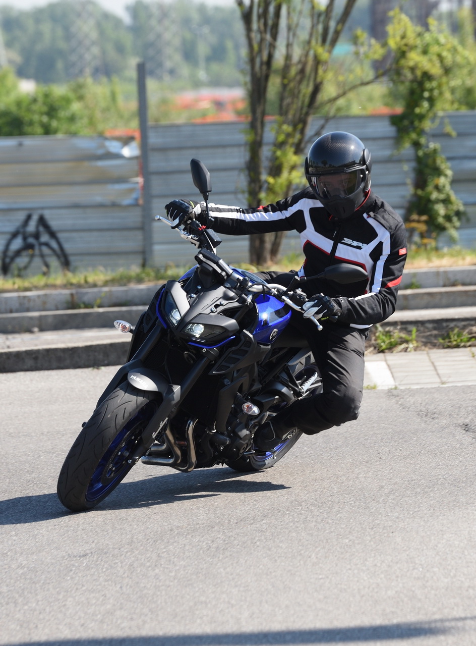 Yamaha MT-09 prova su strada 2017