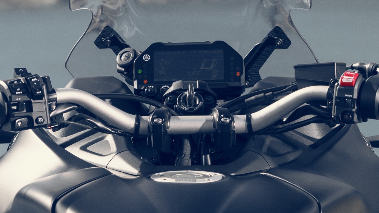 Yamaha Niken GT in veste Tech Black - foto 