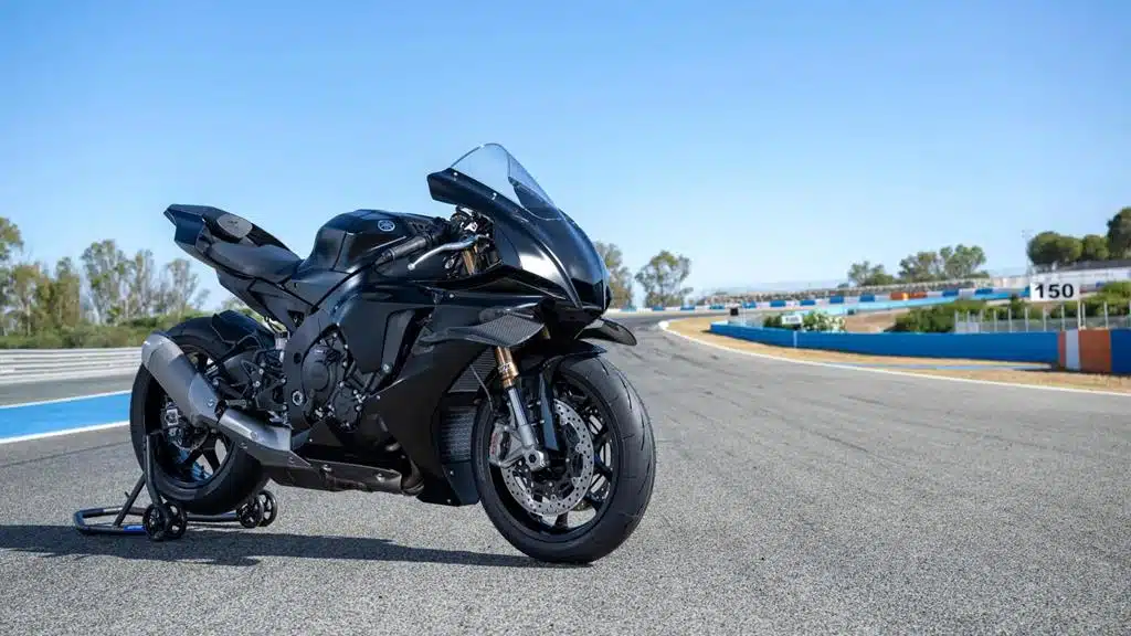 Yamaha R1 Race e R1 GYTR 2025