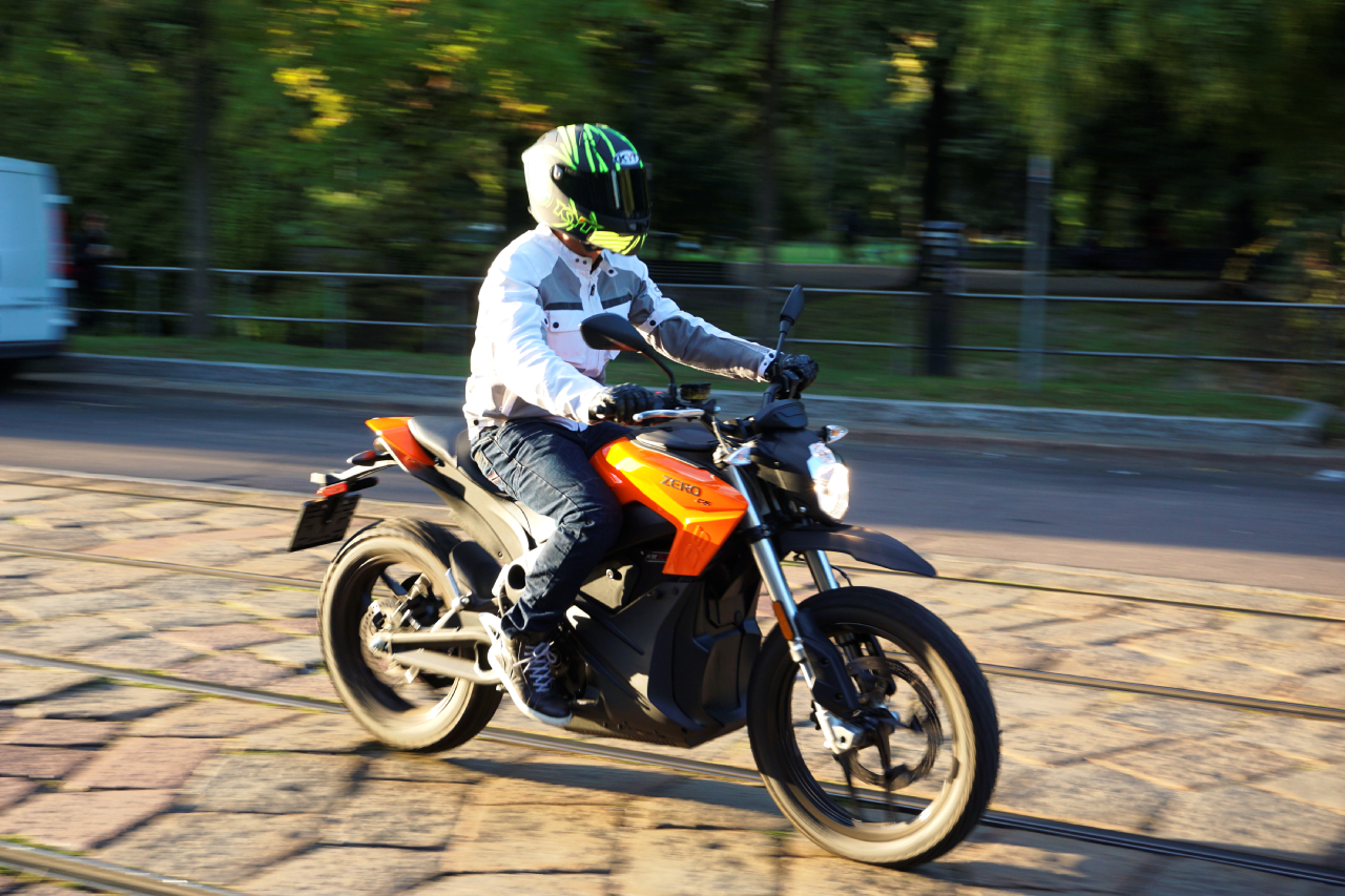 Zero Motorcycles DS ZF6.5 11 kW - prova su strada 2017