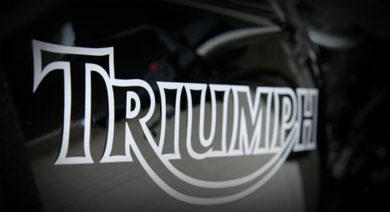 Triumph работает над новым супербайком