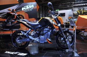 Motodays 2011: KTM presenta le nuove 125 Duke e 990 SM T ABS