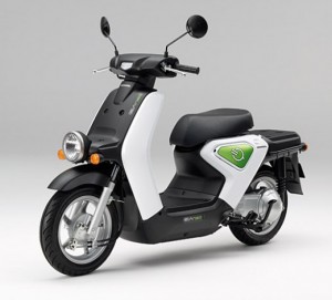 Honda EV-neo, a scooter elétrica será testada na Espanha