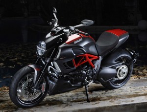 Tra le migliori moto del 2011 Ducati ne piazza due: Multistrada 1200 e Diavel, parola di Cycle World