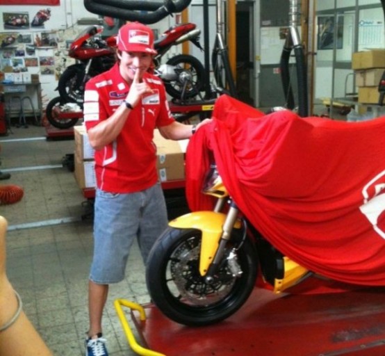 Nicky Hayden regala l’anteprima della Ducati Streetfighter 848