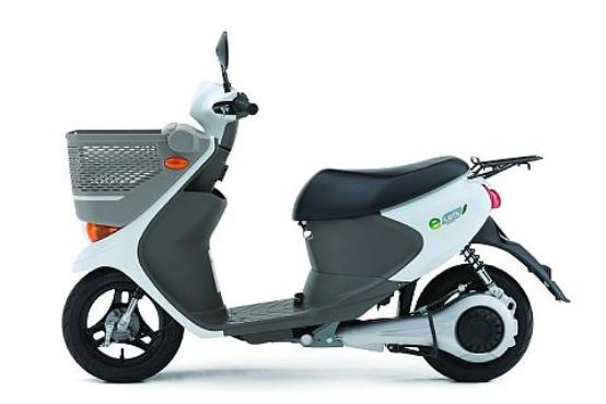 Arriva lo scooter elettrico di Suzuki
