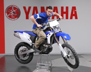 Dovizioso si prepara al Mondiale sulla sua nuova Yamaha YZ250F