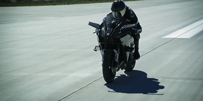 Kawasaki Ninja H2R, toda sua aceleração em novo vídeo [VÍDEO]